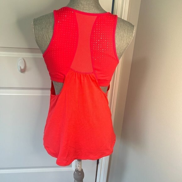Athleta Bright Pink Racerback Tank w Bra Size M NWOT - Picture 2 of 2